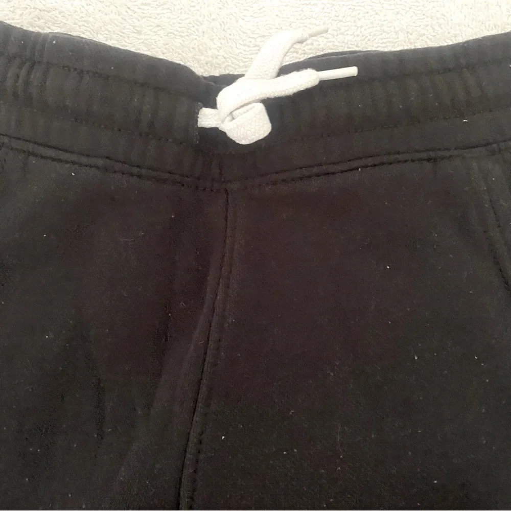 Old Navy Kids Pullover Hoodie and Joggers with Pockets and Drawstring Black S6/7
